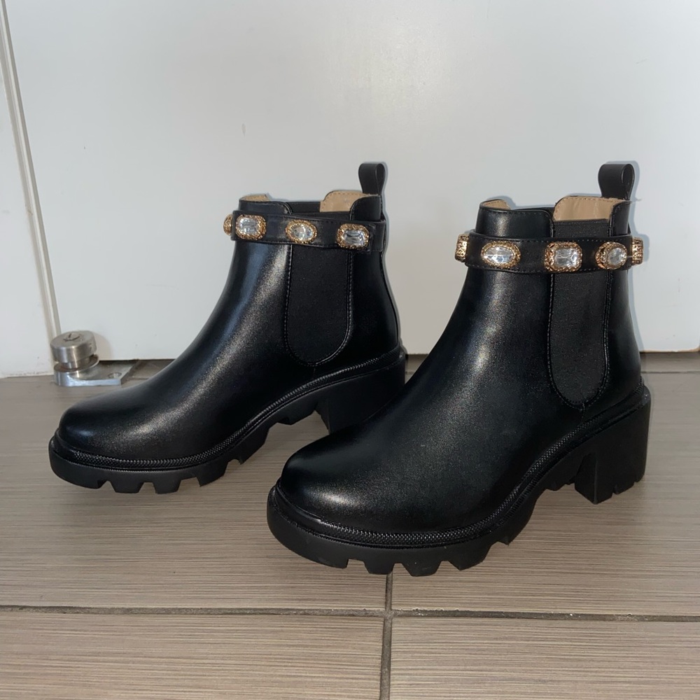 Steve Madden 8.5 Amulet Black Leather Boot (NEVER WORN)